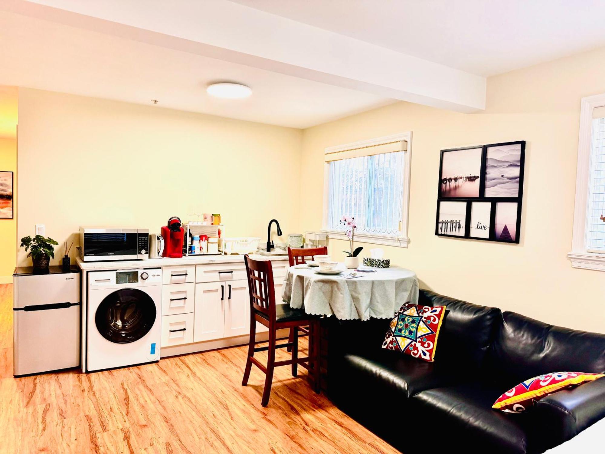 Cozy 2 Beds Spacious Rooms,close To Transit Hébergement de vacances Vancouver